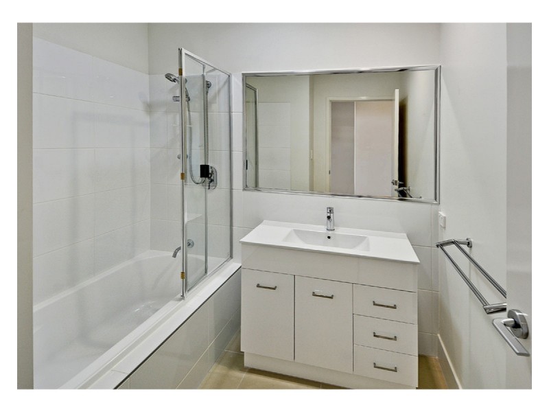 24/17 Greensboro Place, Little Mountain QLD 4551