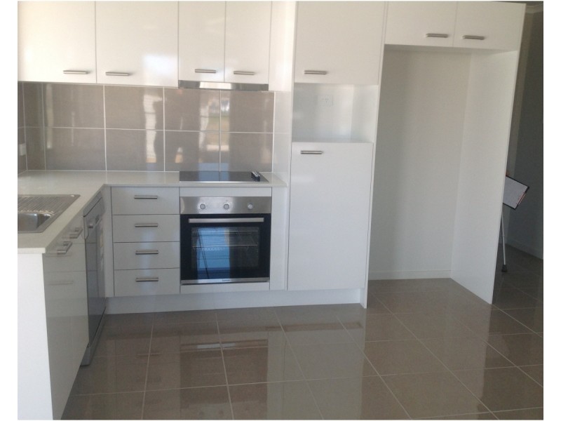 2/42 Featherwood Crescent, Beerwah QLD 4519