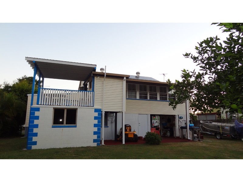 10 Edmonds Street, Bucasia QLD 4750