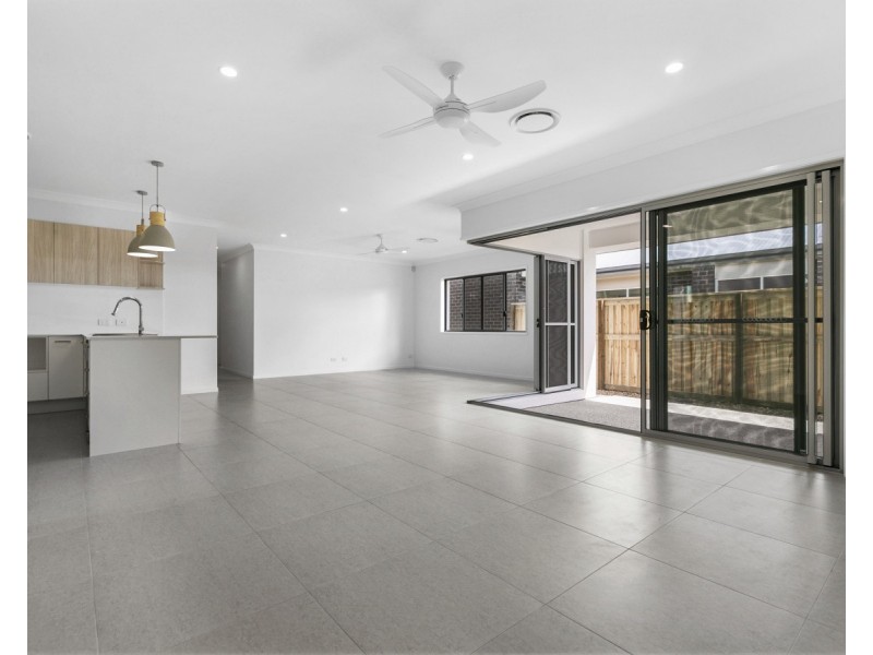 18 Pioneer Way, Palmview QLD 4553