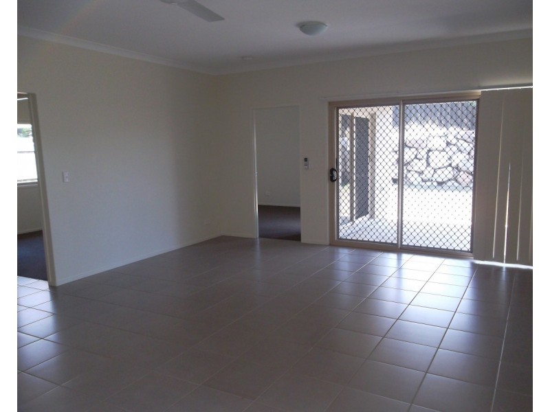 137 Mackintosh Drive, North Lakes QLD 4509