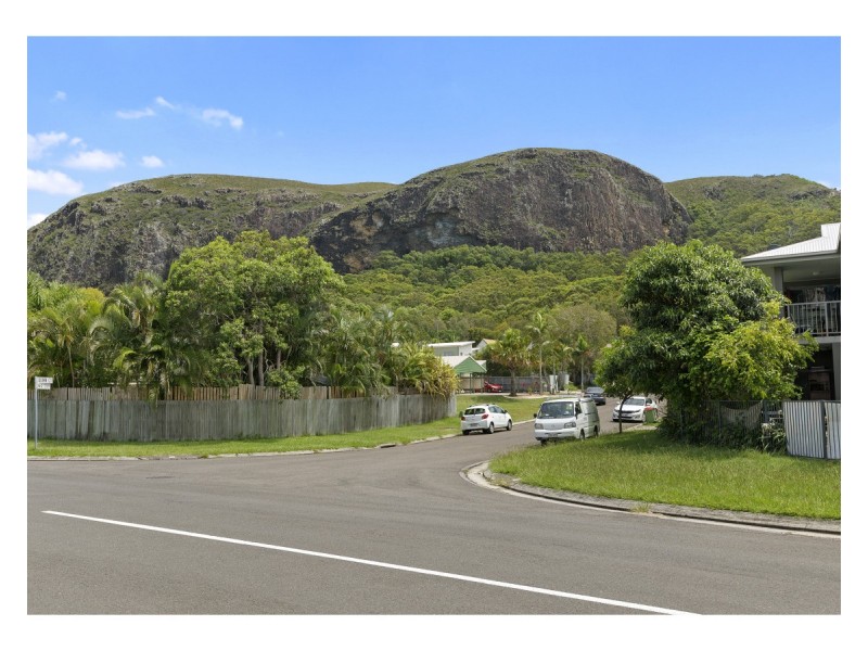 1/26 Jarnahill Drive, Mount Coolum QLD 4573