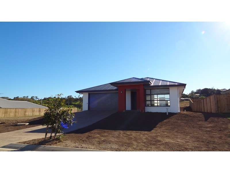 12 Hinkler Court, Rural View QLD 4740