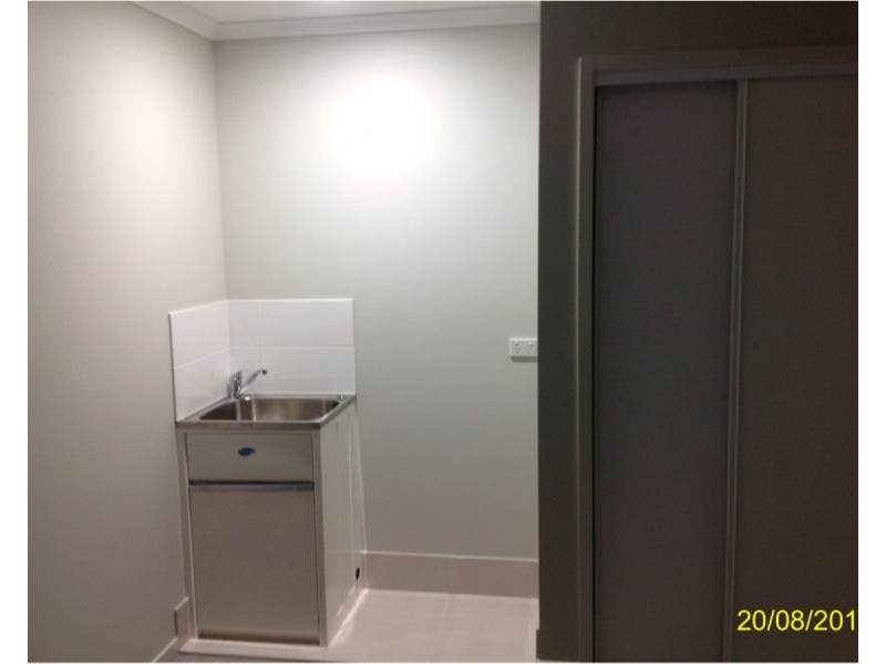 2/9 Sairs Street, Glass House Mountains QLD 4518