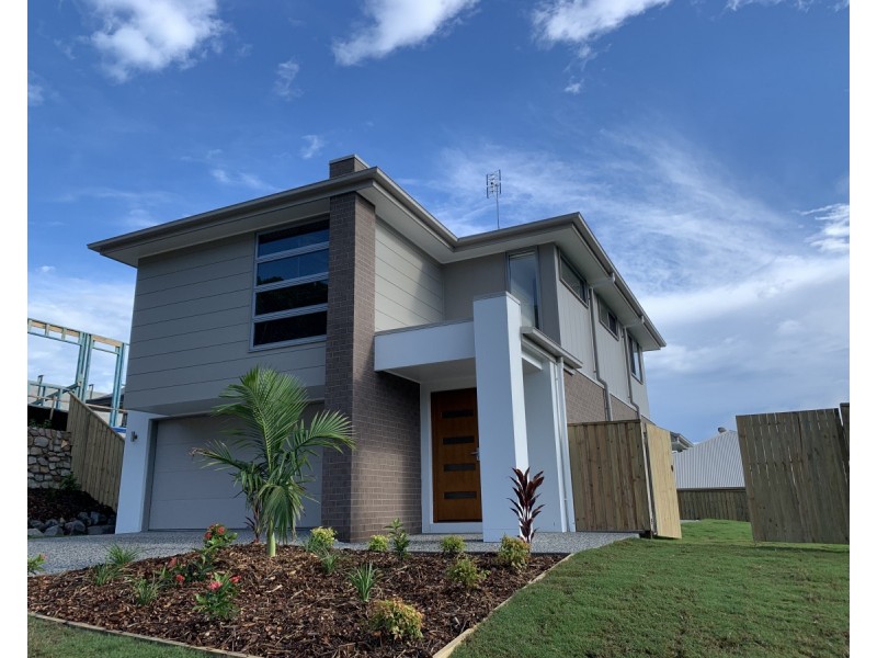 25 Willowood Crescent, Nambour QLD 4560