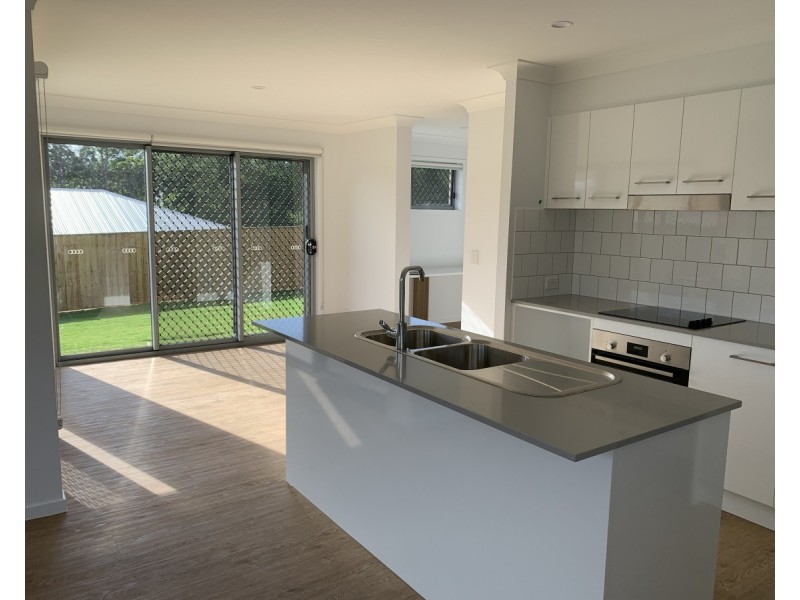 25 Willowood Crescent, Nambour QLD 4560
