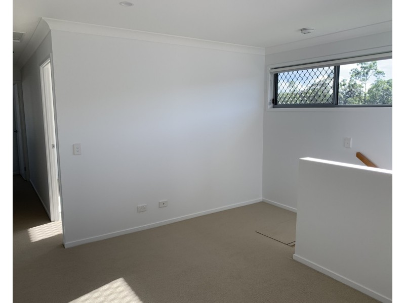 25 Willowood Crescent, Nambour QLD 4560