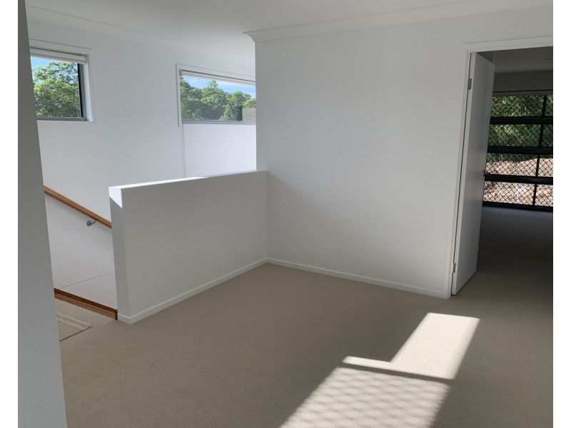 25 Willowood Crescent, Nambour QLD 4560