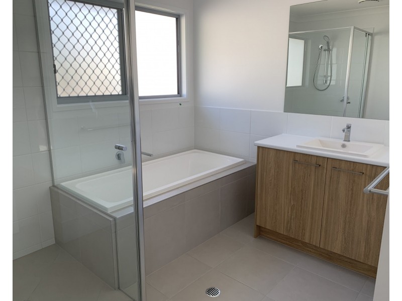 25 Willowood Crescent, Nambour QLD 4560