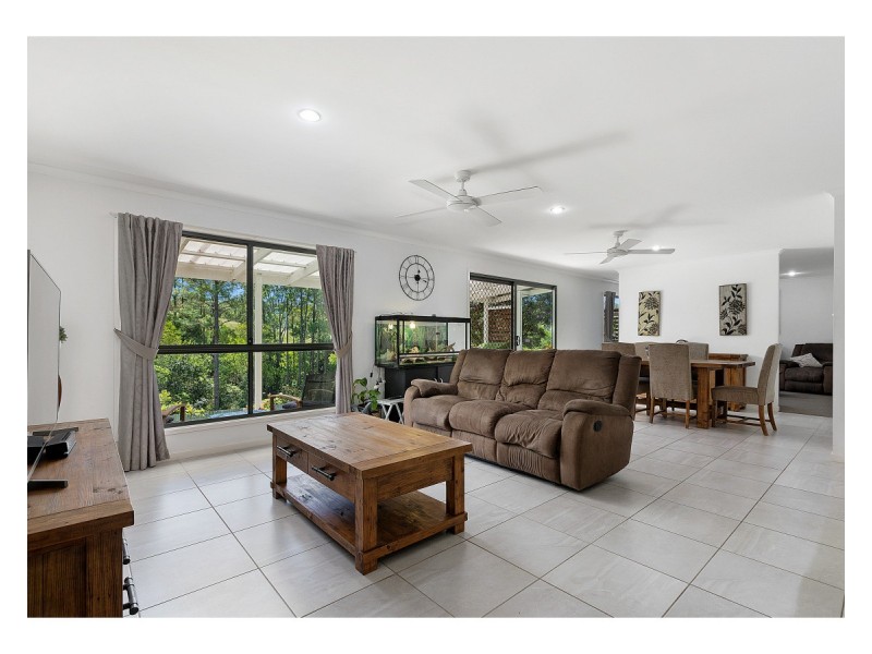 3 Grimes Terrace, Burnside QLD 4560