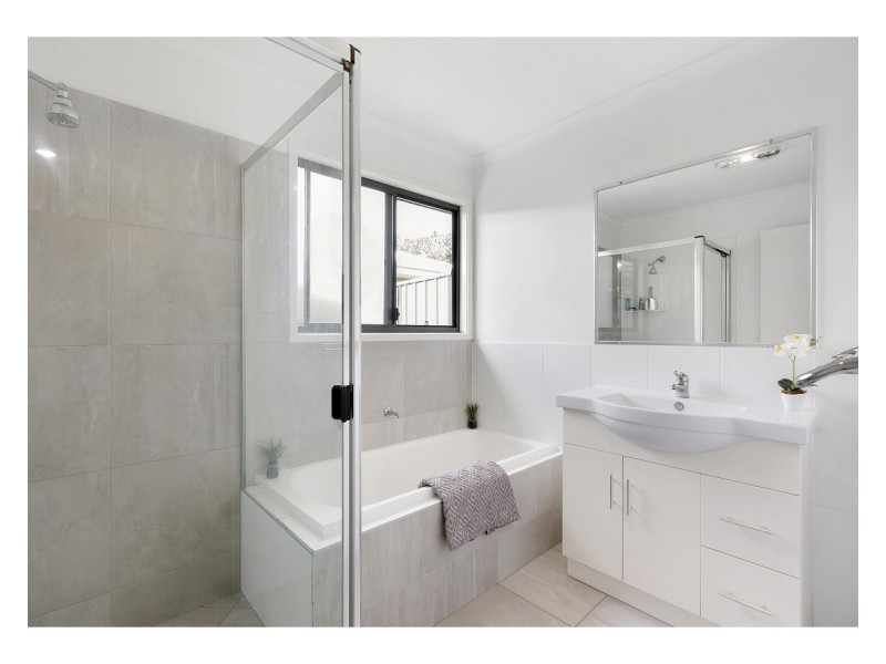 3 Grimes Terrace, Burnside QLD 4560