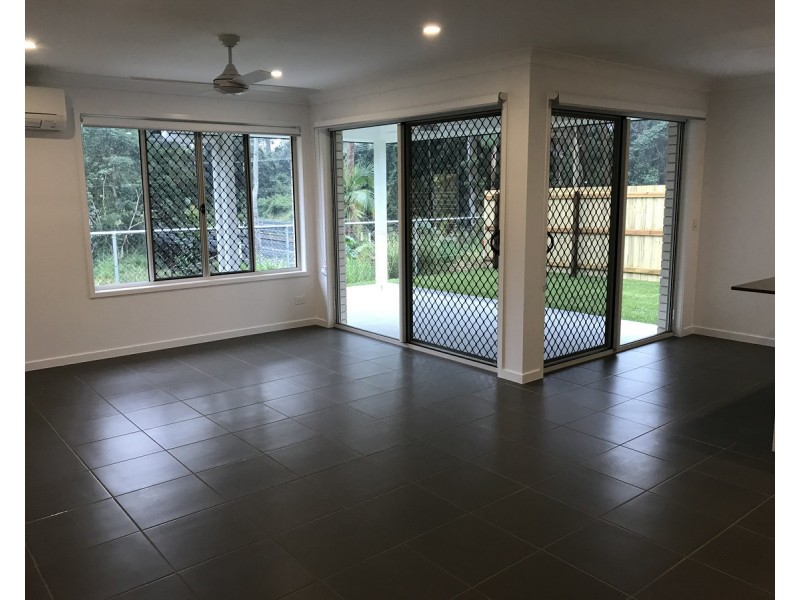 1/2 Echidna Court, Landsborough QLD 4550