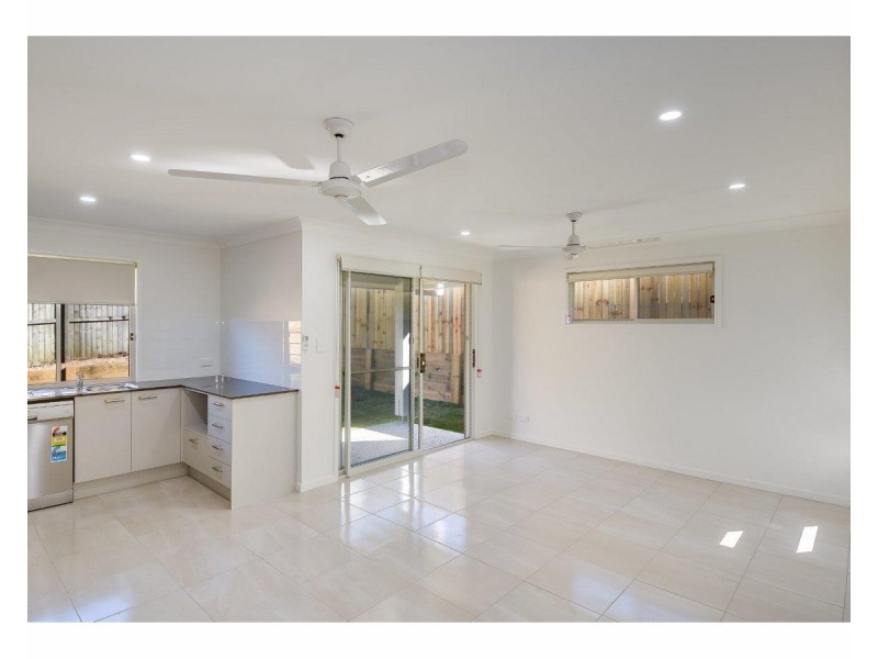2/40 Tramline Rise, Burnside QLD 4560
