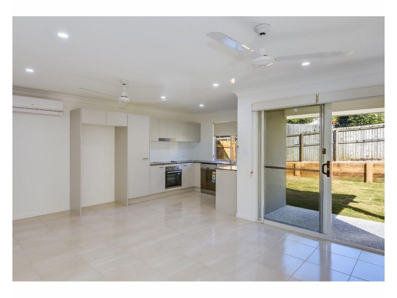 2/40 Tramline Rise, Burnside QLD 4560