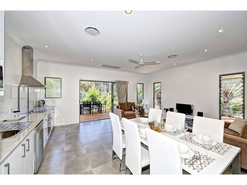 151-152 The Esplanade, Woodgate QLD 4660