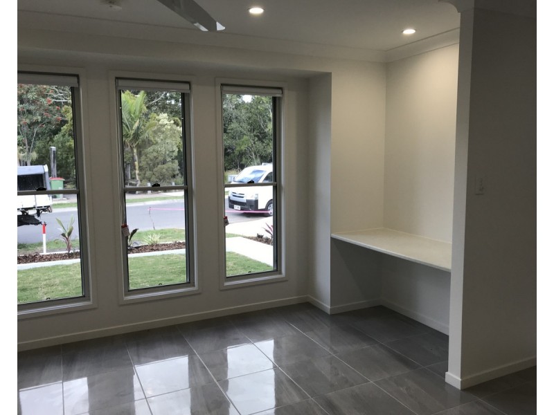 1/8 Impressions Drive, Nambour QLD 4560