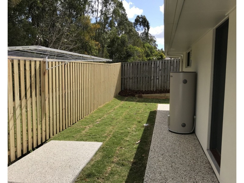 1/8 Impressions Drive, Nambour QLD 4560