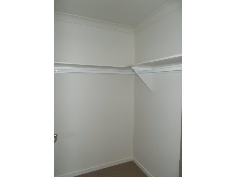 1/59 Caroval Drive, Rural View QLD 4740