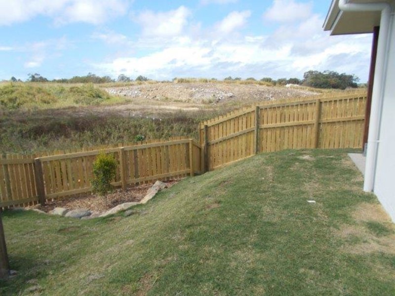 1/59 Caroval Drive, Rural View QLD 4740