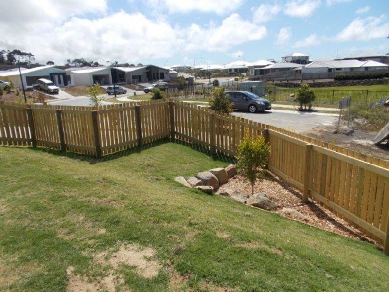 1/59 Caroval Drive, Rural View QLD 4740