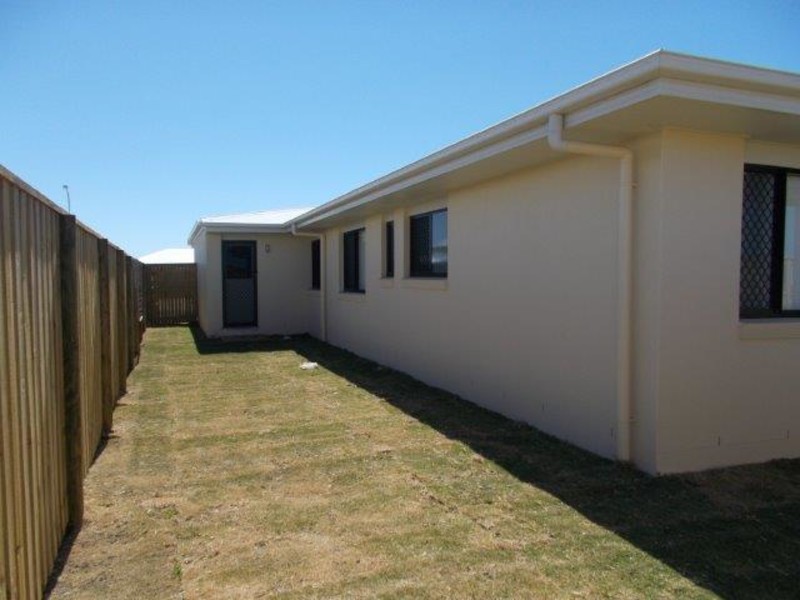 51 Commander Parade, Bucasia QLD 4750