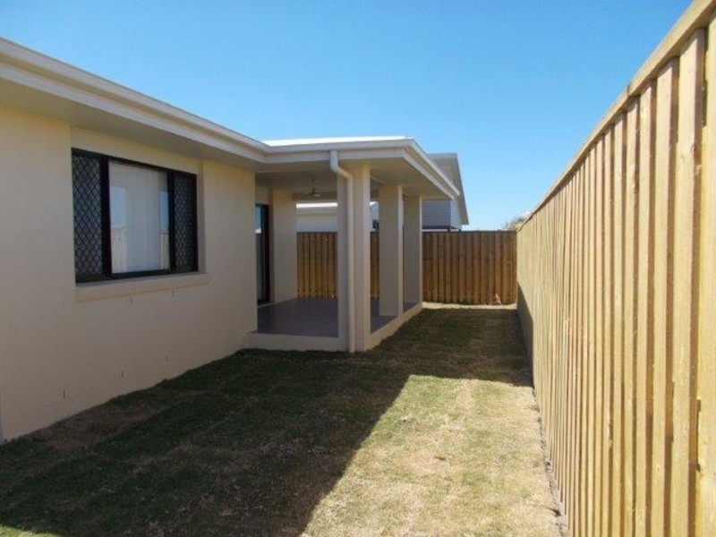 51 Commander Parade, Bucasia QLD 4750
