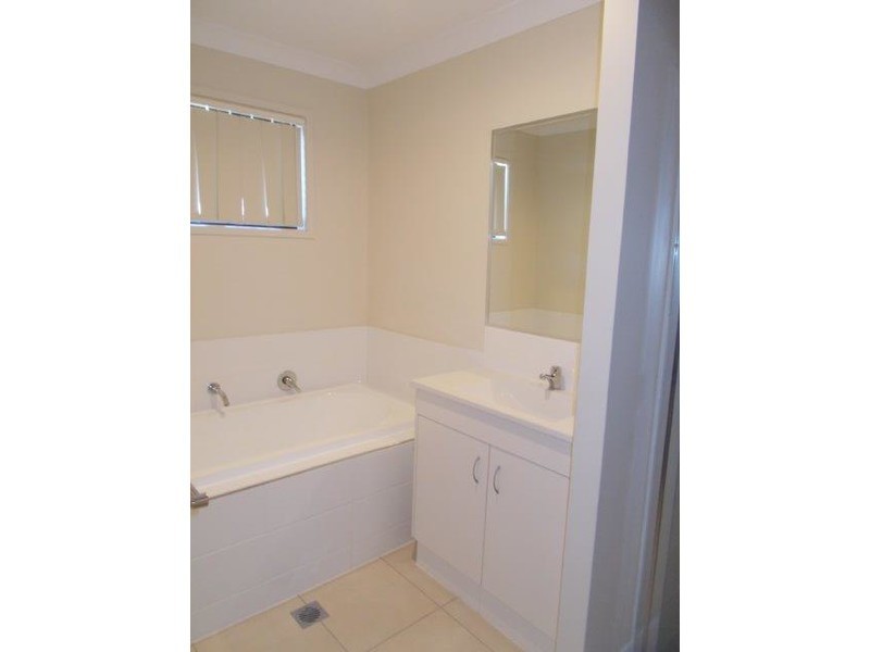 6 Holloways Court, Blacks Beach QLD 4740