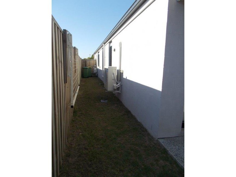 6 Holloways Court, Blacks Beach QLD 4740