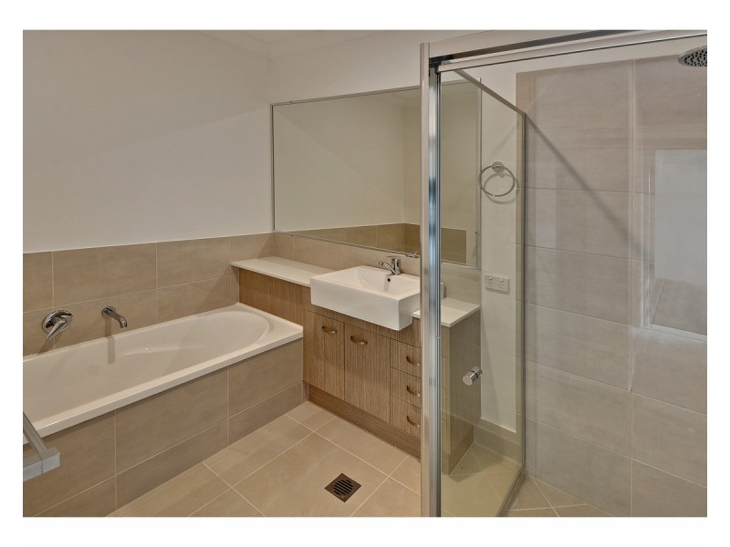 26B Flame Tree Avenue, Sippy Downs QLD 4556