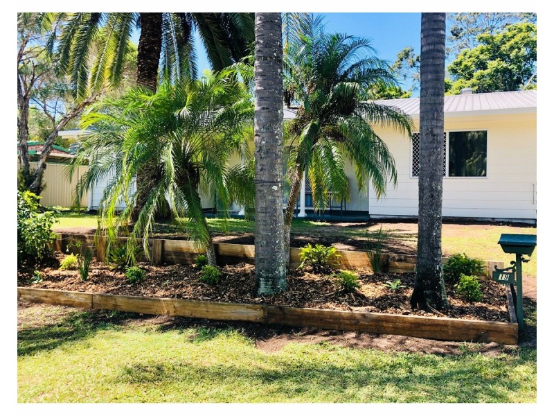 19 Jelen Drive, Mooloolah Valley QLD 4553