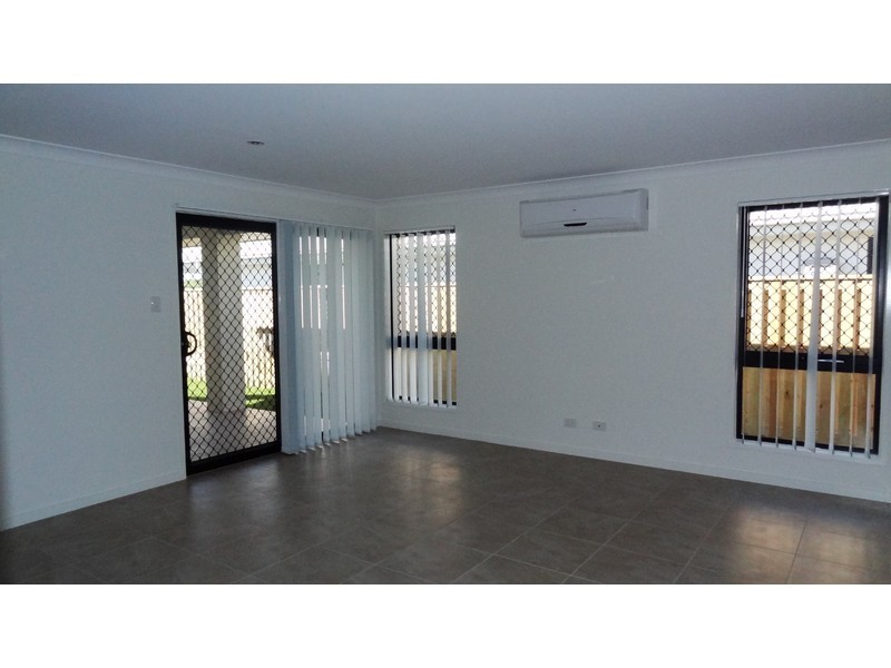 56 Commander Parade, Shoal Point QLD 4750