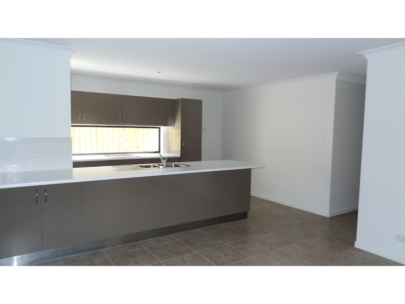 56 Commander Parade, Shoal Point QLD 4750