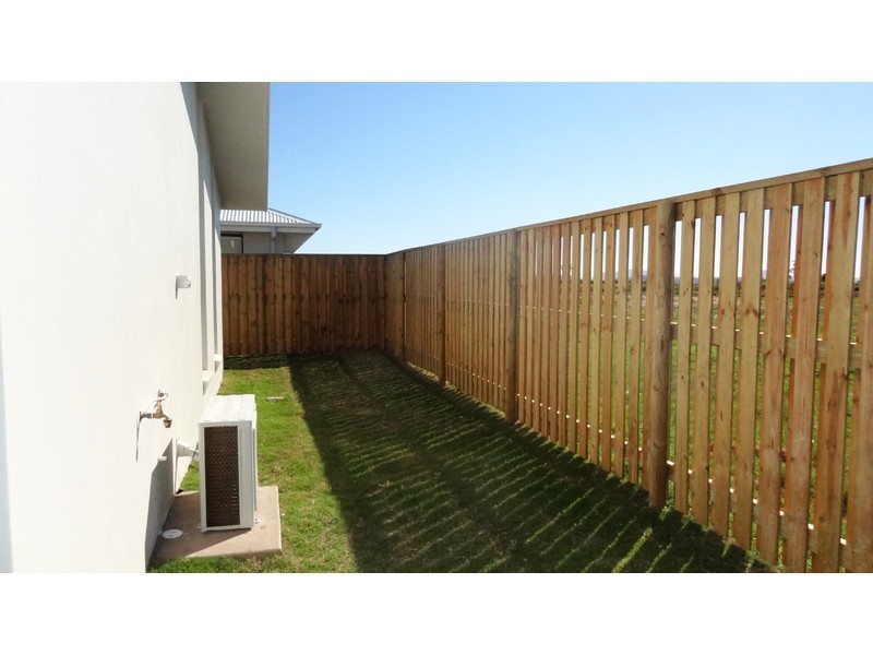 56 Commander Parade, Shoal Point QLD 4750