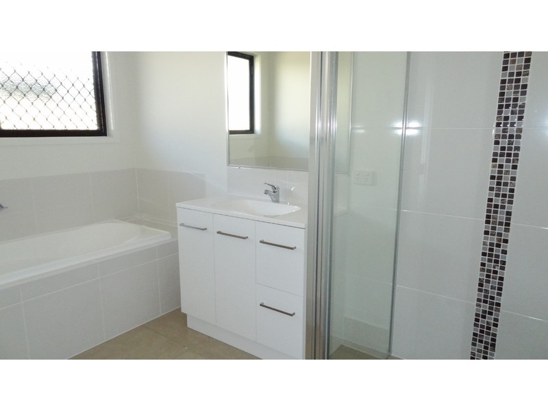 57 Commander Parade, Shoal Point QLD 4750