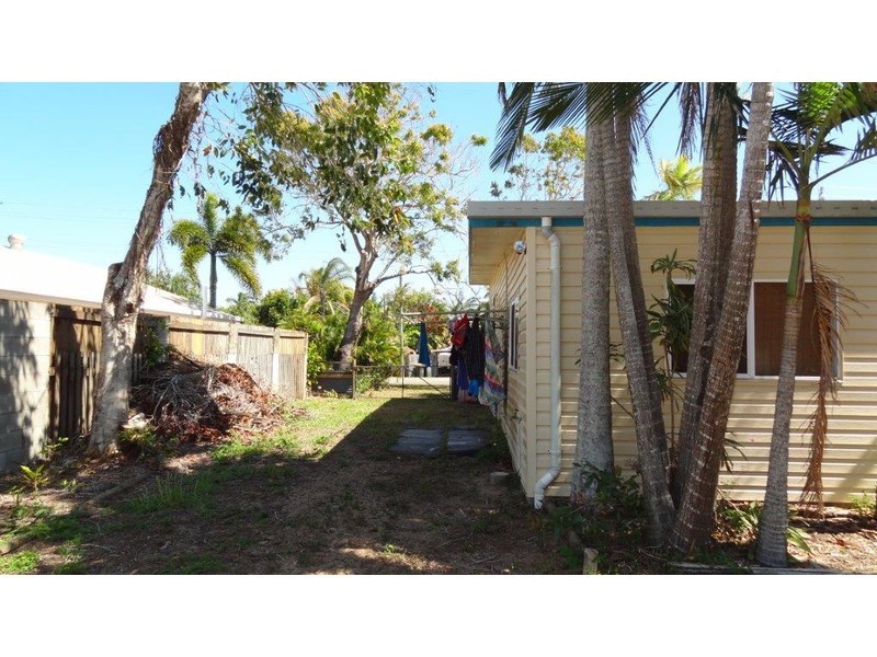 32 Edmonds Street, Bucasia QLD 4750