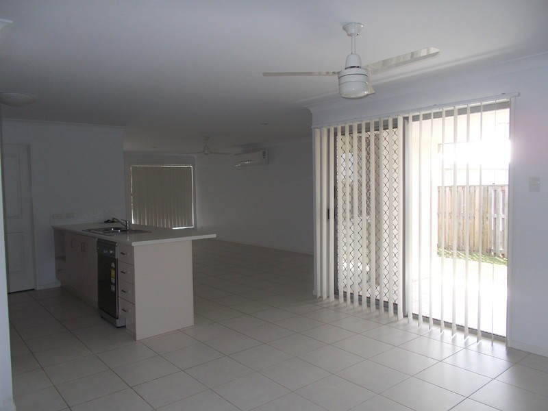 18 Newport Parade, Blacks Beach QLD 4740