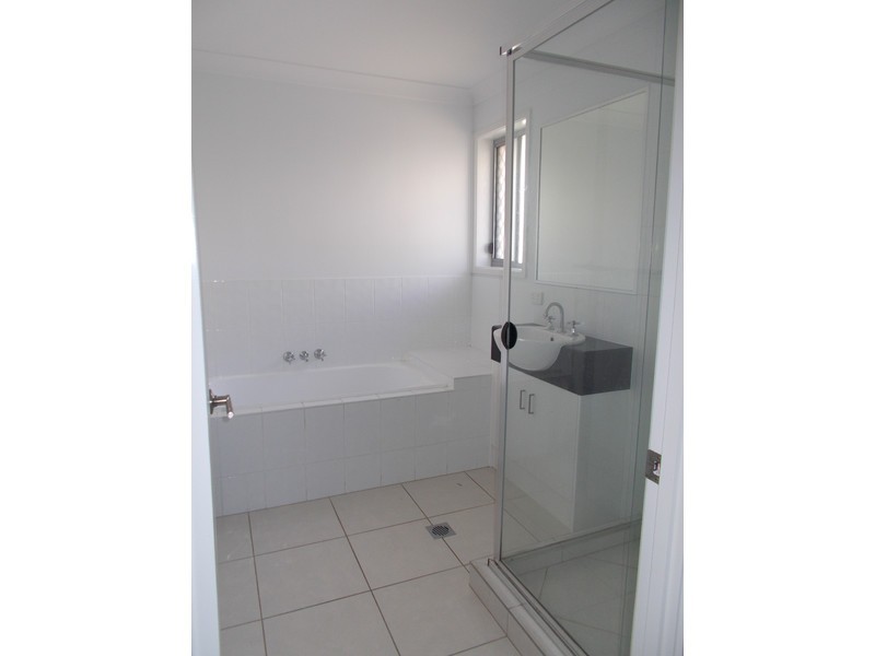 18 Newport Parade, Blacks Beach QLD 4740