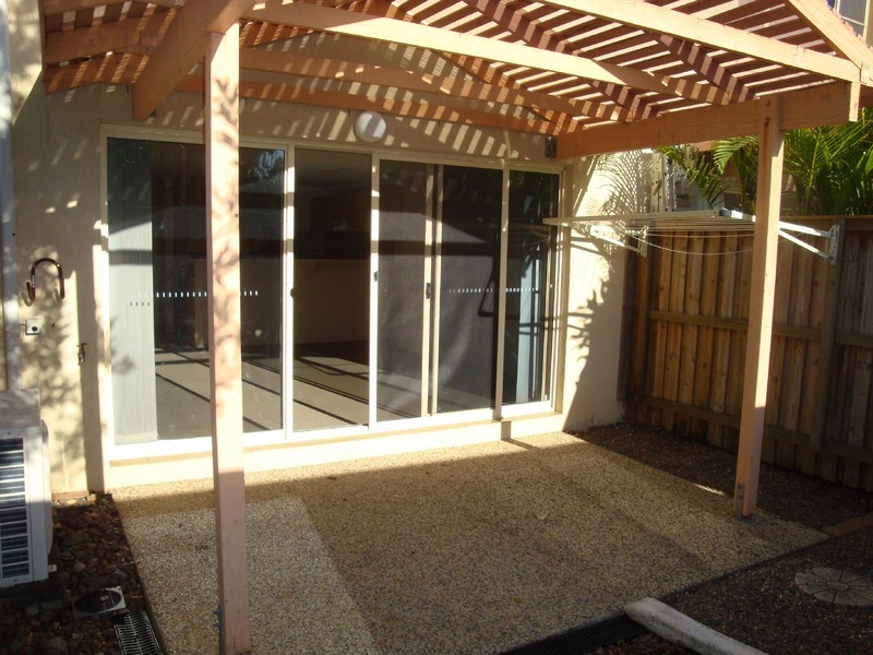 8/3 Urambi Court, Mountain Creek QLD 4557