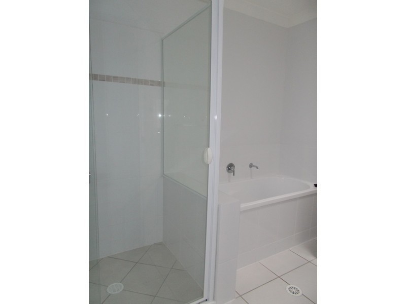 7 Holloways Court, Blacks Beach QLD 4740