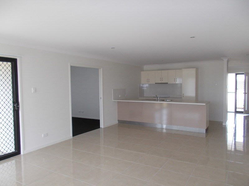 50 Commander Parade, Bucasia QLD 4750