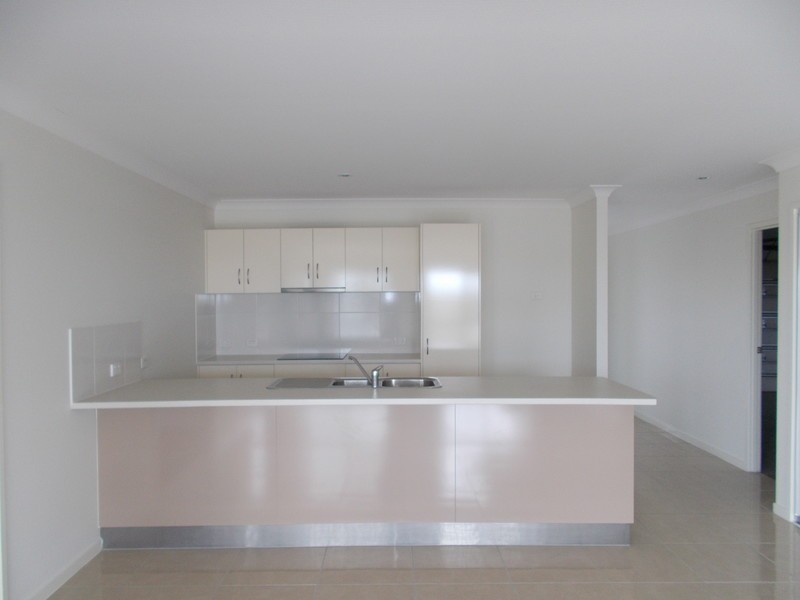 50 Commander Parade, Bucasia QLD 4750