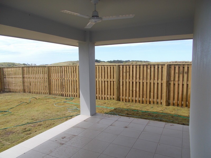 50 Commander Parade, Bucasia QLD 4750