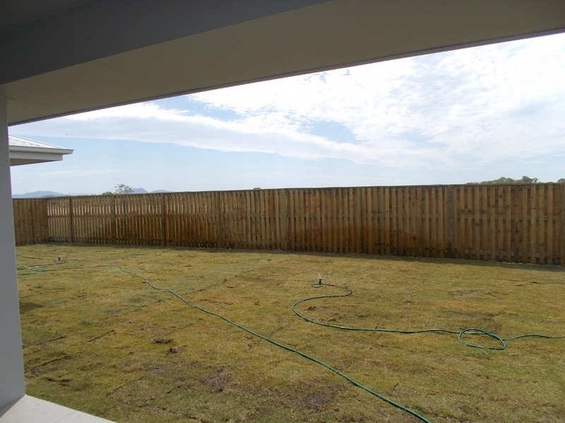 50 Commander Parade, Bucasia QLD 4750