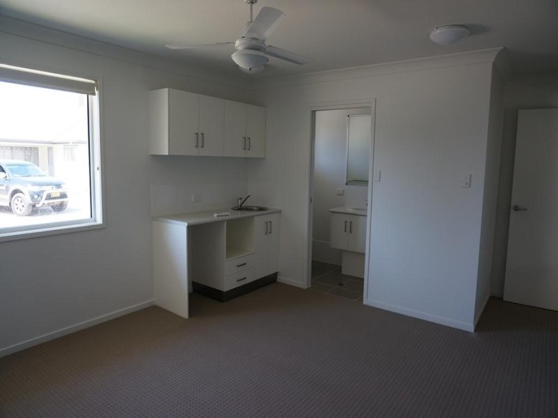 3/2 Sunbird Lane, Andergrove QLD 4740