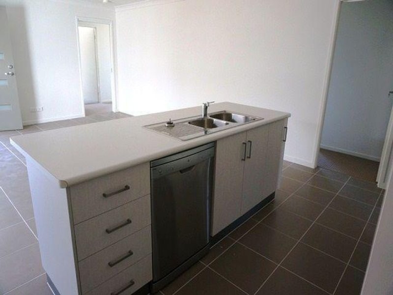 3/2 Sunbird Lane, Andergrove QLD 4740