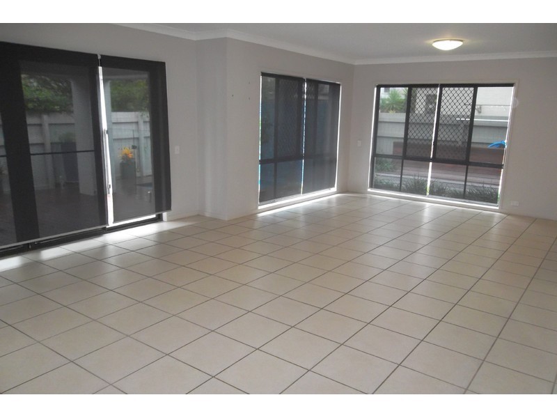 5 Cairncroft Place, Sippy Downs QLD 4556