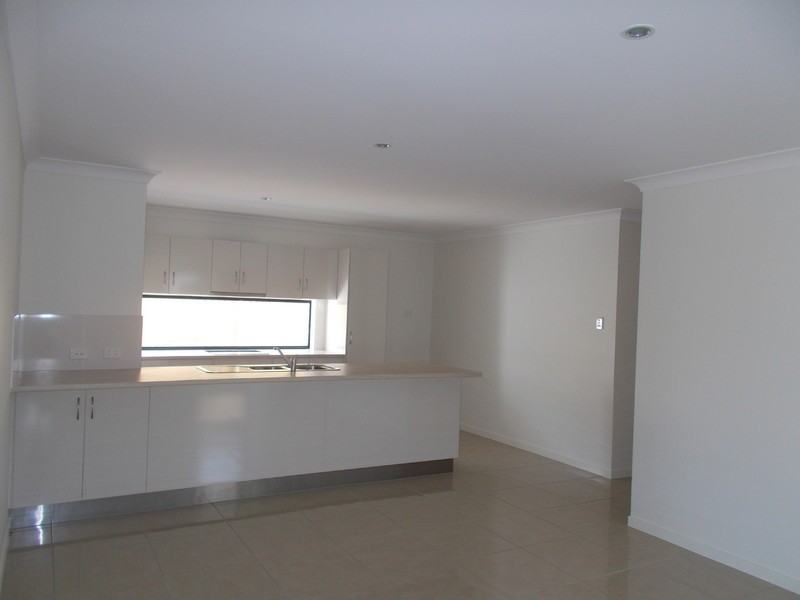 63 Caroval Drive, Rural View QLD 4740