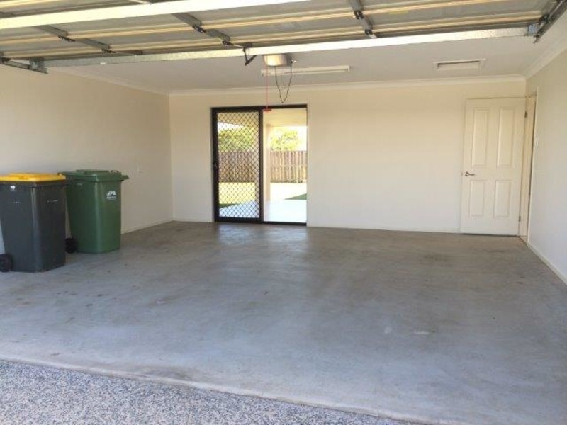 67 Newport Parade, Blacks Beach QLD 4740