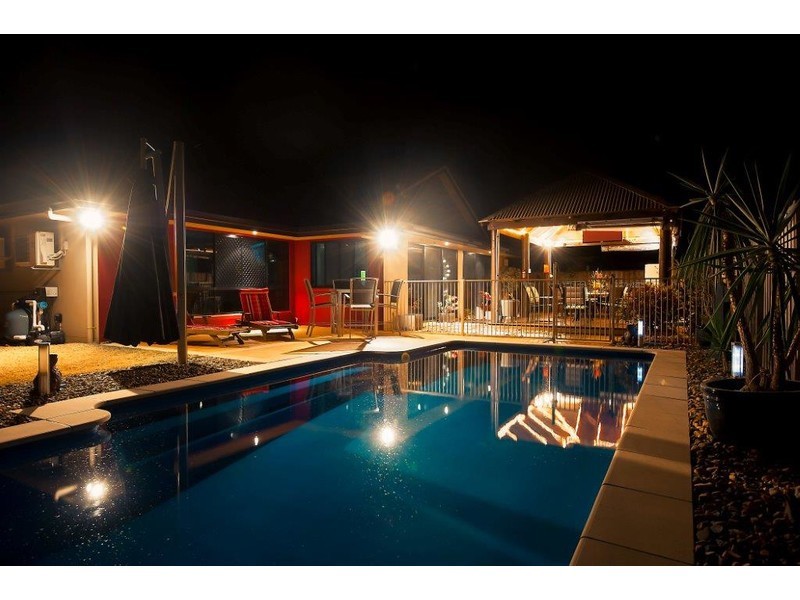 25 Whitehaven Drive, Blacks Beach QLD 4740