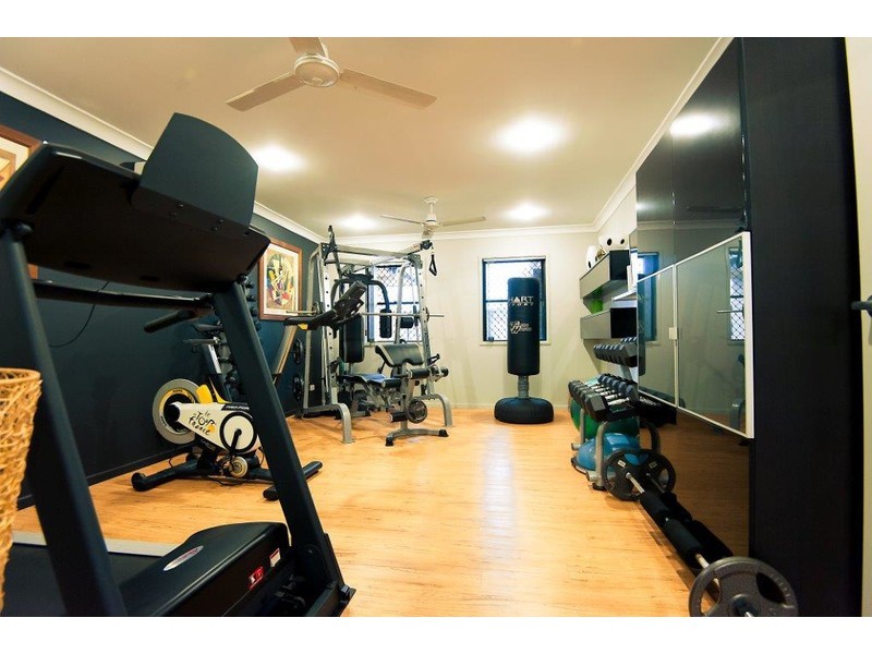 25 Whitehaven Drive, Blacks Beach QLD 4740